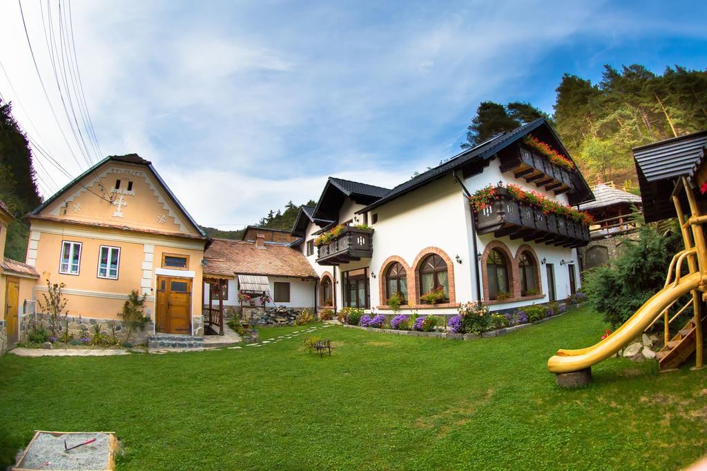 Casa Stefania Hotell Tălmaciu Exteriör bild