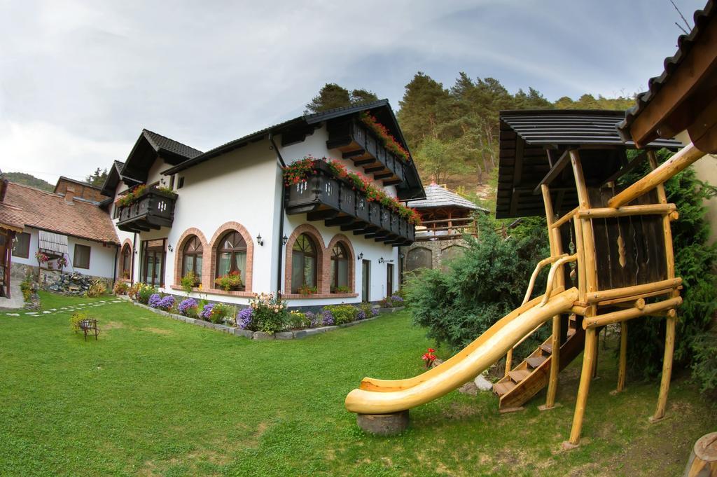Casa Stefania Hotell Tălmaciu Exteriör bild