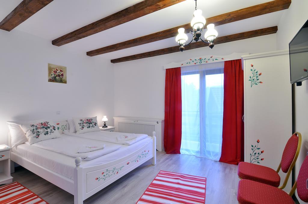 Casa Stefania Hotell Tălmaciu Exteriör bild